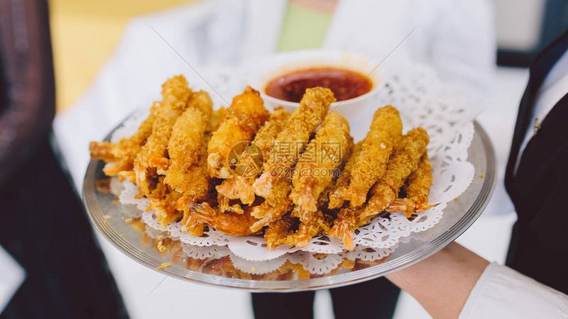 揭秘休闲食品批发代理加盟：费用构成与关键要素